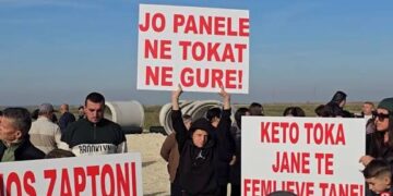 Panele fotovoltaike në tokë bujqësore, protestë kundër Salillarit në Levan; banorët i drejtohen SPAK