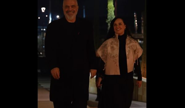 Rama pret trupin diplomatik në mbrëmjen e fundvitit: Krenarë për Shqipërinë!