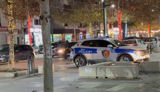 U rrëzua tek blloqet e betonit, lëndohet rëndë në kokë 35-vjeçarja në Vlorë