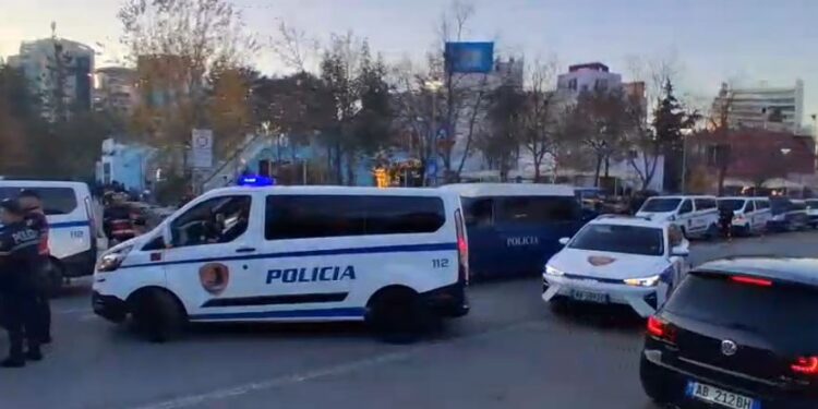 Protesta kombëtare e opozitës, burime: Policia përcakton afat tre orë