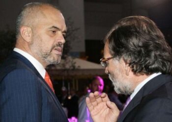 Rama dhe Koço Kokëdhima ulen sërish në një tryezë pas rreth 10 vitesh ndarje