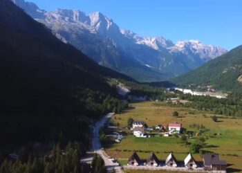 Shqiptarët për fundvit preferojnë destinacione nga bujtinat deri tek restorantet e shtrenjta