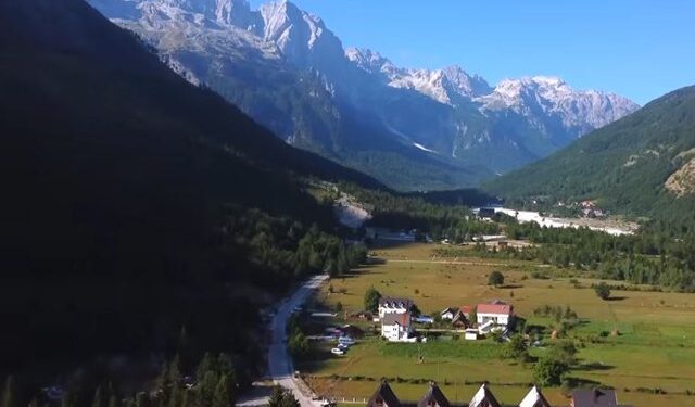Shqiptarët për fundvit preferojnë destinacione nga bujtinat deri tek restorantet e shtrenjta