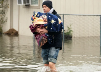 Përmbytjet në Uashington/ Guvernatori Ferguson i bën thirrje 1,000 banorëve të prekur të evakuohen