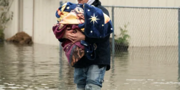 Përmbytjet në Uashington/ Guvernatori Ferguson i bën thirrje 1,000 banorëve të prekur të evakuohen