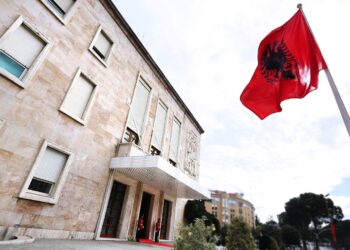 Nga ministria e Arsimit te Agjencia e Bregdetit, Rama bën sërish ndryshime në Qeveri