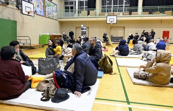 Tërmeti dhe cunami në Japoni: 23 të plagosur; qeveria paralajmëron për lëkundje të tjera