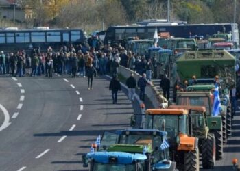 Protesta e fermerëve ‘kyç’ Pikën Kufitare Kakavijë, pala greke pezullon punën