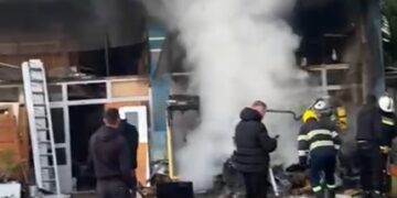 Shkrumbohet nga zjarri një banesë në Bradashesh të Elbasanit