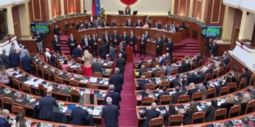 Nis votimi për zgjedhjen e Avokatit të Popullit Kuvend/ Rama i pranishëm, PD braktis sallën