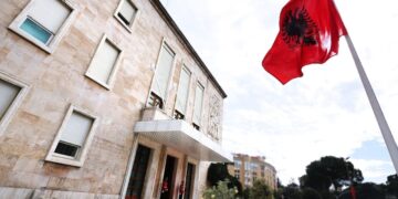 Rama bën ndryshime në Qeveri, kush është zv/ministri që u largua nga detyra