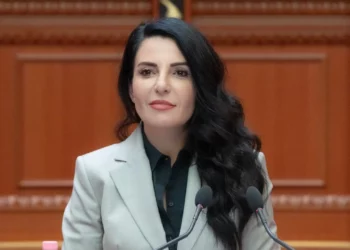 Balluku rikthehet në detyrë; Kushtetuesja legjitimon kërkesën e Ramës