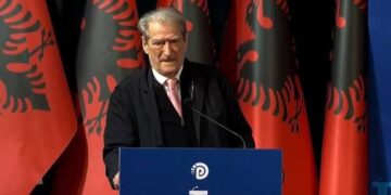 Berisha në Elbasan: Sulmi ndaj opozitës ishte vendim i Ramës, Soros dhe mafies ndërkombëtare