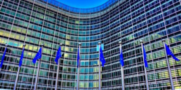 Bruksel, BE miraton ngrirjen e aseteve ruse për një kohë të pacaktuar