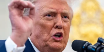 Ndalimi i udhëtimit në SHBA, Trump shton vende të reja në listë