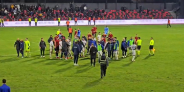 Dhuna në Vlorë në ndeshjen ndaj Teutës, Disiplina nuk toleron, e pëson keq Flamurtari