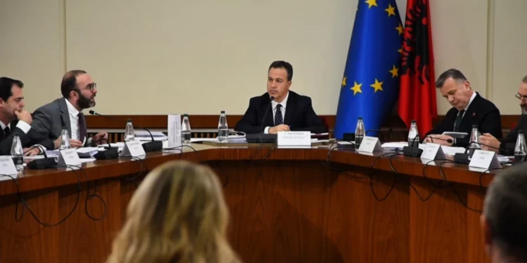 SPAK kërkon arrestimin e Ballukut, Kuvendi refuzon PD-në: Zv.kryeministrja merr kohë për dosjen