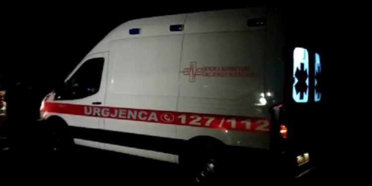 Aksident në Mbreshtan-Pashalli: Kamionçina në përrua, 4 të plagosur