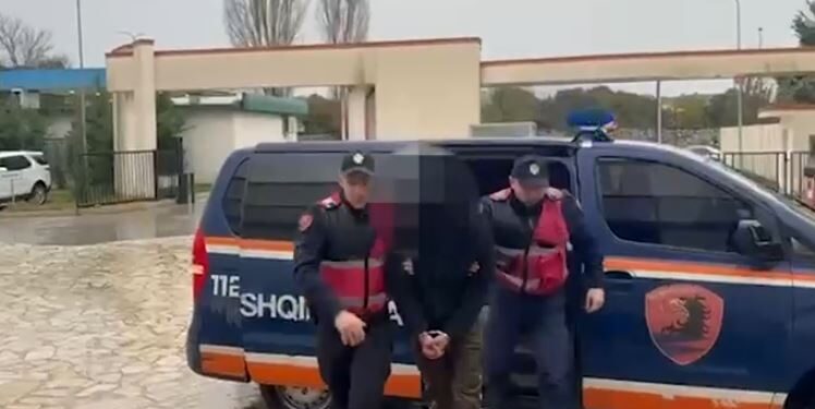 Shkodër/ Kanosi me armë zjarri të riun, arrestohet 26-vjeçari