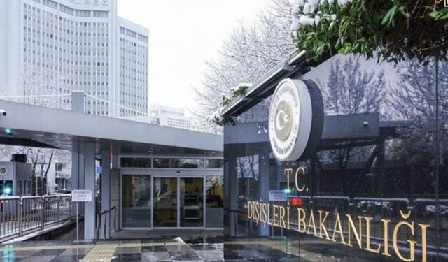 Sulmet ndaj anijeve në Detin e Zi, Turqia takim me ambasadorët e Ukrainës dhe Rusisë