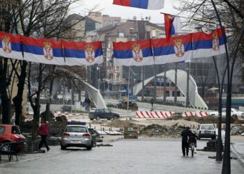 Me simbole të Kosovës, kryetarët e rinj serbë marrin pushtetin në veri të Mitrovicës
