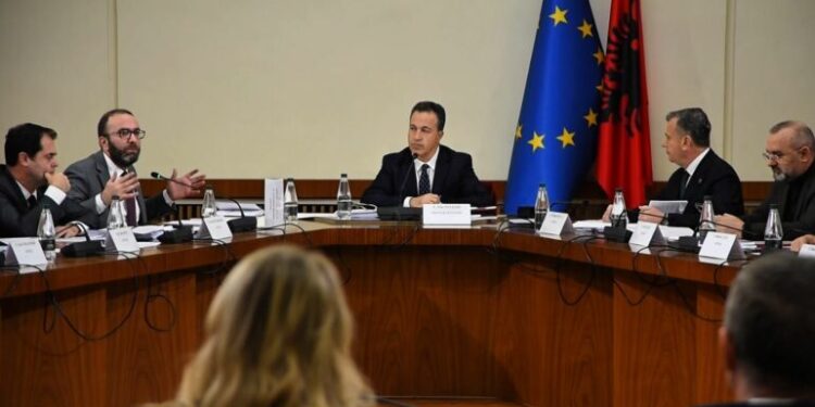 10 mijë faqe me prova për Ballukun, avokati: Duam 3 javë kohë; Prokurori: 5 ditë janë të mjaftueshme