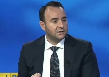 Balliu pyetet për foltoren e Salianjit: Fokusohuni tek 50 mln eurot që po vjedh Belinda Balluku