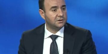 Balliu pyetet për foltoren e Salianjit: Fokusohuni tek 50 mln eurot që po vjedh Belinda Balluku