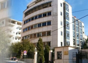 Mashtronin shtetas të huaj, kryesisht italianë , Prokuroria Tiranë dërgon në gjyq 7 persona