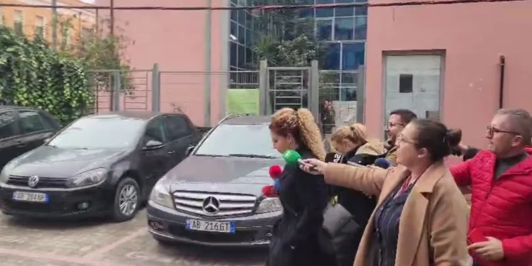 Pas 2 orësh, deputetja e PS Olta Xhaçka largohet nga SPAK