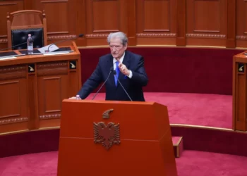 Berisha pranon firmat për Endrit Shabanin: Deputetët firmosën kur mbështeti Florjan Binajn