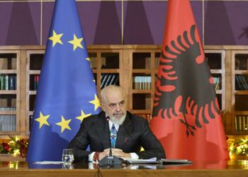 Nga rritja e pagave për mjekët, te njohja e vjetërisë së punës për bluzat e bardha, Rama