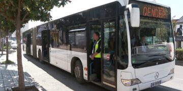 Rritja e çmimit të biletës për dy linjat urbane të Kamzës, Autoriteti i Konkurrencës nis hetimet