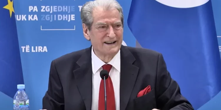 Berisha sërish në Kushtetuese, nis shqyrtimi i provave shkresore