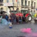 Brukseli në “flakë”,mijëra fermerë në protestë, përplasje me policinë, përdoret edhe gaz lotsjellës