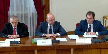 Bylykbashi: S’mund të funksionoje ky komision nëse s’ka Parlament normal. Gjiuknuri: Të marrin pjesë