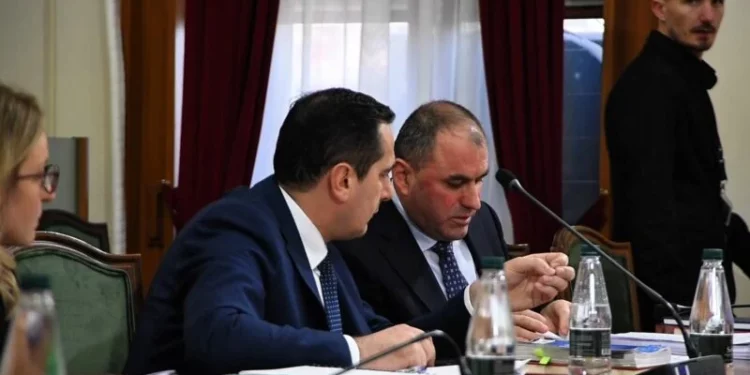 Duam të shohim provat”debate në mbledhjen e Këshillit të Mandateve, prokurori: Të hapet zarfi me USB