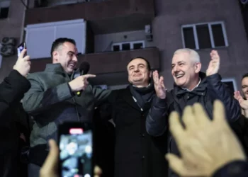 Zgjedhjet në Kosovë, analiza nga REL: Si erdhi LVV-ja deri te fitorja “spektakolare”?