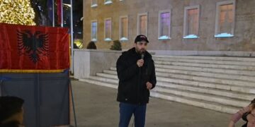 “Balluku dhe zyrtarë të tjerë kanë abuzuar me paratë publike”/ Lapaj thirrje për t’ju bashkuar.