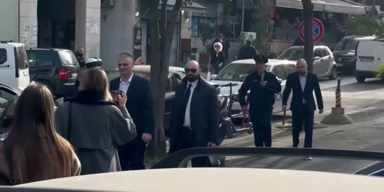 Gjyli dhe Elezi në arrest shtëpie, emërohen drejtuesit e rinj të ARRSH dhe KESH