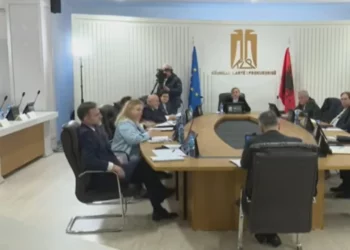 “Nëse të votoj sot dhe vij në zyrën tënde për çështje personale…”/ Xholi anëtares së KLP