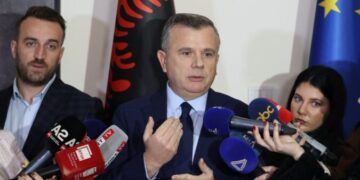 Balla ‘i fshin’emrin Ballukut, në një linjë me Ramën: Gjykata se ka kompetencën, s’mund ta pezullojë