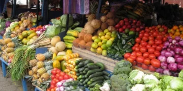 Diktuan çmimet deri në 115% më të larta, Autoriteti i Konkurrencës gjobit 6 kompani fruta- perimesh