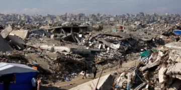 Izraeli vijon sulmet në Gaza, plagosen civilë në shkelje të armëpushimit