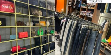 Shiste si origjinale veshje, çanta, syze dhe ora me logo të markave ndërkombëtare,arrestohet pronari