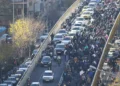 Protesta mbarëkombëtare në Iran, raportohet për dhjetëra viktima/ Bllokohet interneti
