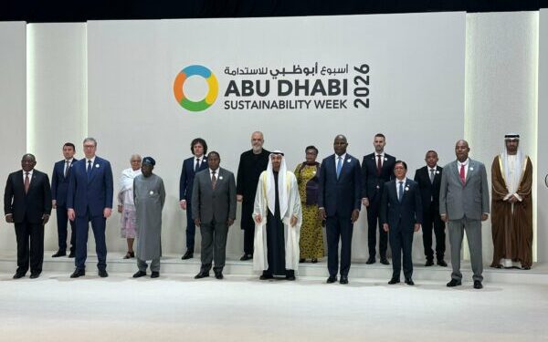 Rama në Abu Dhabi, ndan foton zyrtare nga Samiti i Javës së Zhvillimit të Qëndrueshëm,