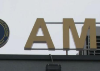 Aksident në Tiranë, makina përplas këmbësorin, ndërron jetë. Shoqërohet në polici shoferi