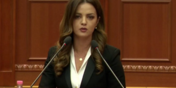 Hoti: Banorët e Fushë-Kuqes të harruar nga shteti, uji u ka marrë gjithçka…