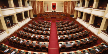 Kuvendi drejt televizionit të vet: Gati 1 miliardë lekë për studio, AI dhe platformë mediatike